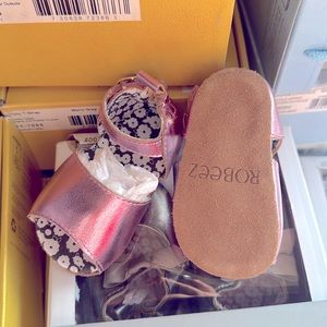 Robeez baby shoes new in box!!